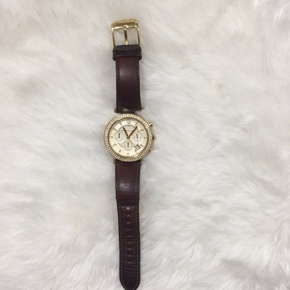 Michael Kors Leather Watch - Picture 3 of 5